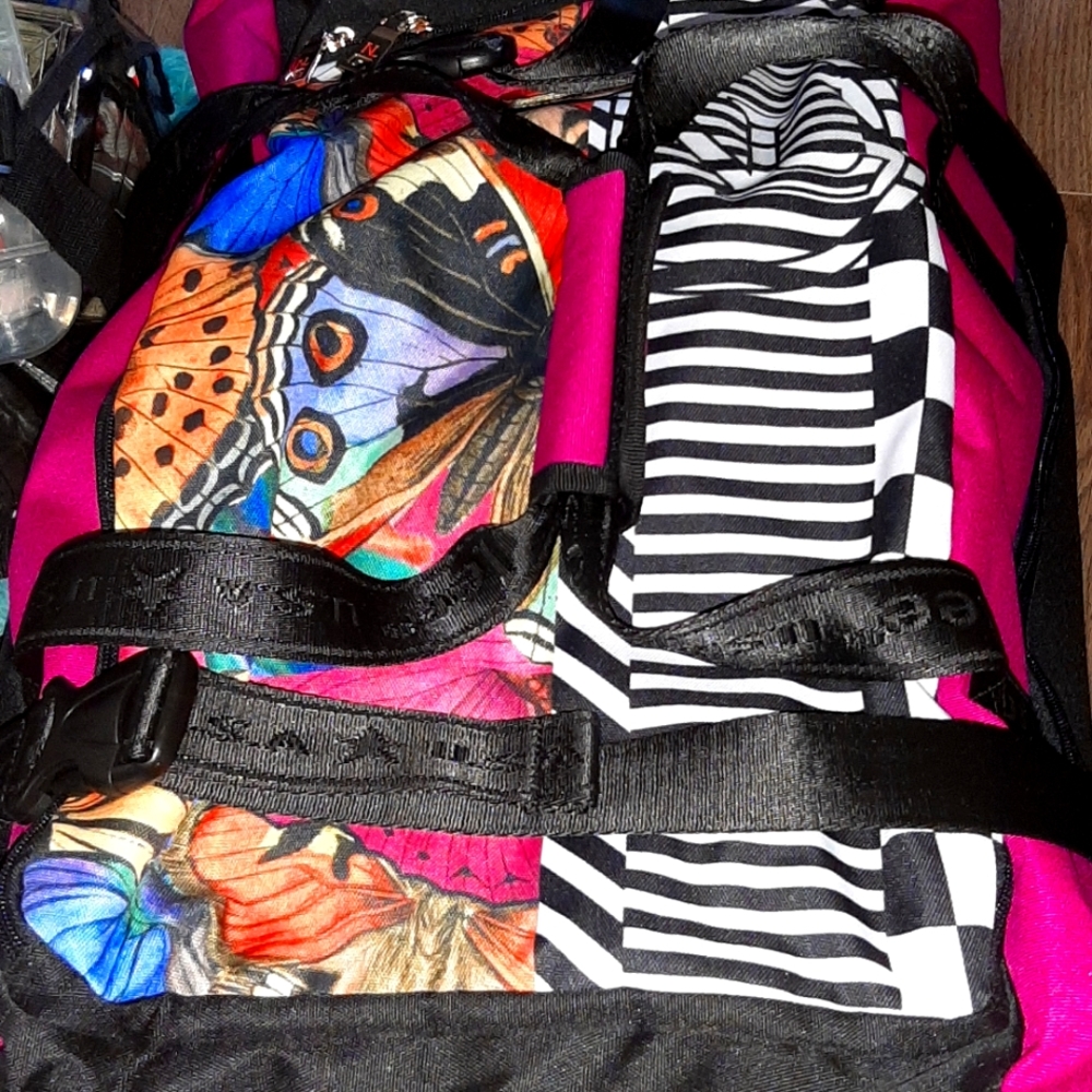 Rolling duffle bag